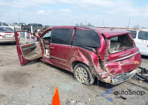 2016 Chrysler Town & Country Touring-L из США, поврежденный, VIN 2C4RC1CG9GR305817